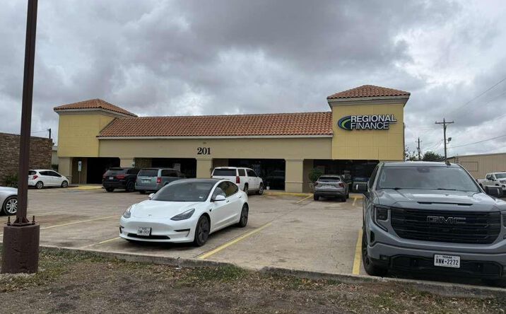 Pictures of Special Purpose, Office, Retail property located at 201 N Mccoll Road # C, McAllen, TX 78501 for lease - image #1