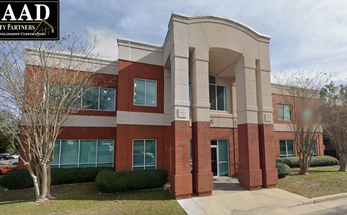 Pictures of Office property located at 1555 S University Blvd, Mobile, AL 36609 for lease - image #1