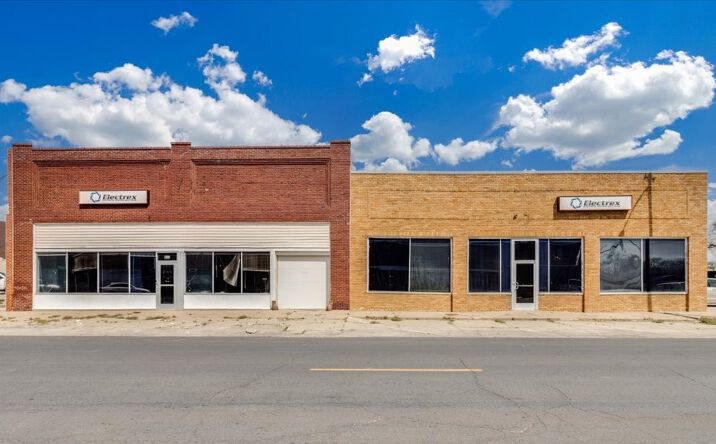 Pictures of Retail, Industrial property located at 122 E. Sherman, Hutchinson, KS 67501 for lease - image #1