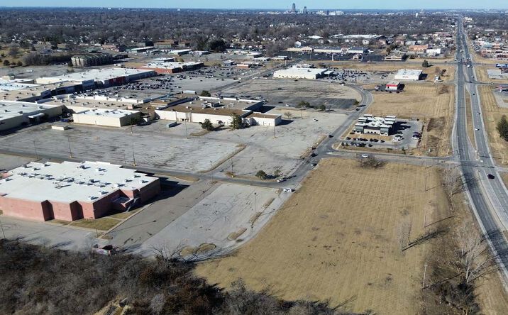 Pictures of Retail property located at 1111 Army Post Rd, Des Moines, IA 50320 for lease - image #1