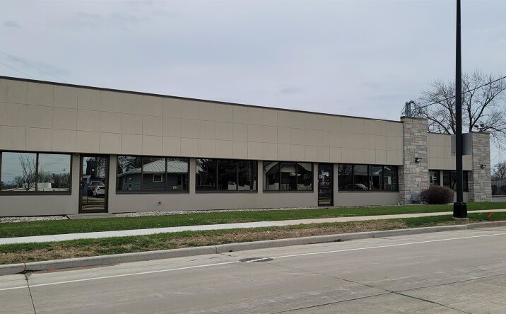 Pictures of Office, Retail property located at 464 S Hickory, Fond Du Lac, WI 54935 for lease - image #1