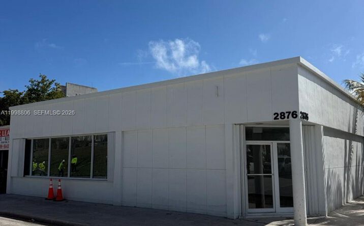 Pictures of Office, Industrial property located at 2876 E Oakland Park Blvd, Fort Lauderdale, FL 33306 for lease - image #1