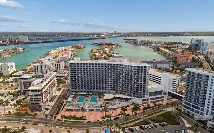 Pictures of Retail property located at 400 Coronado Dr, Clearwater, FL 33767 for lease - image #1