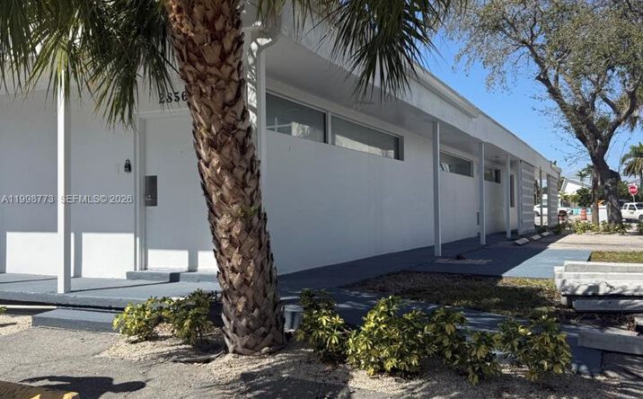 Pictures of Office property located at 2856 E Oakland Park Blvd, Fort Lauderdale, FL 33306 for lease - image #1