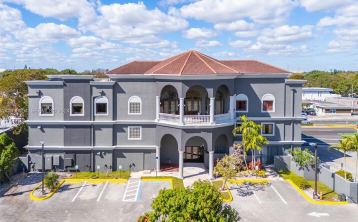 Pictures of Office property located at 2227 N Federal Hwy, Hollywood, FL 33020 for lease - image #1