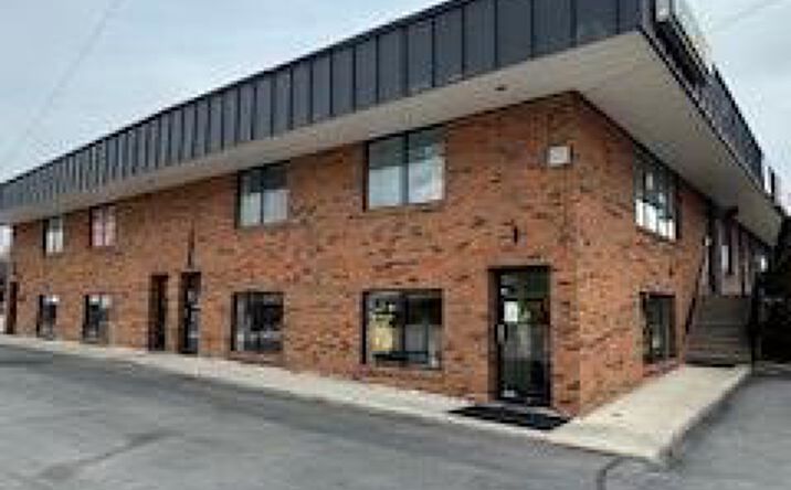 Pictures of Retail, Office property located at 621 Claremont Ave, Ashland, OH 44805 for lease - image #1