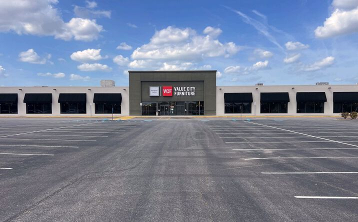 Pictures of Retail property located at 2720 N Mall Dr, Virginia Beach, VA 23452 for lease - image #1