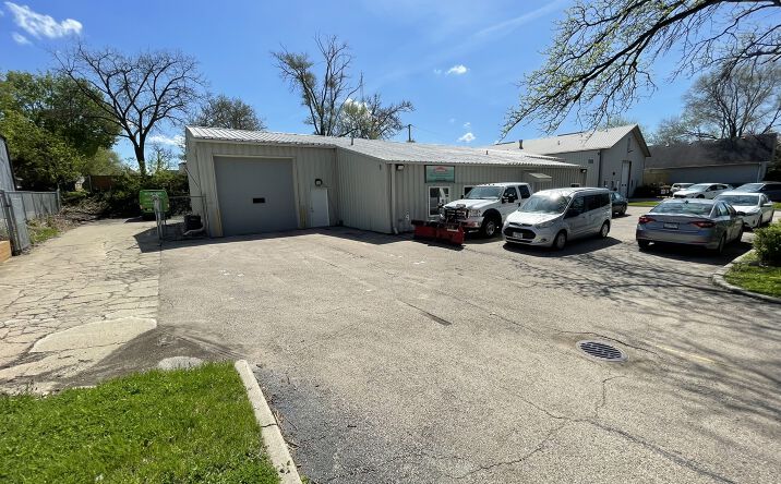 Pictures of Industrial property located at 955 Grace St, Elgin, IL 60120 for lease - image #1