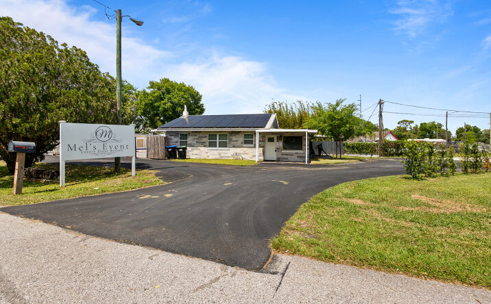Pictures of Retail, Office property located at 5424 Edgewater Dr, Orlando, FL 32810 for lease - image #1