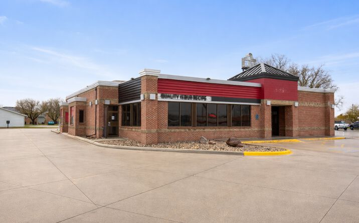 Pictures of Restaurant, Special Purpose property located at 1302 North 24th Street, Clear Lake, IA 50428 for lease - image #1