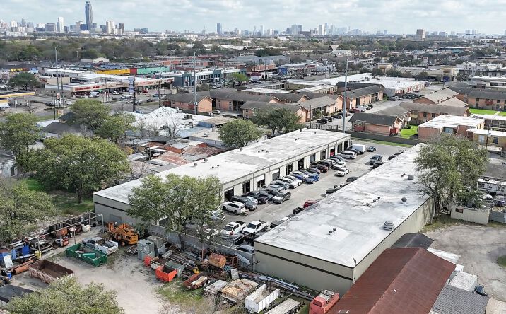 Pictures of Industrial property located at 6912 Rampart St, Houston, TX 77081 for lease - image #1