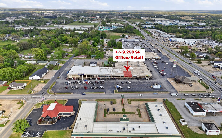 Pictures of Retail, Office property located at 1011 S Mt Olive St, Siloam Springs, AR 72761 for lease - image #1