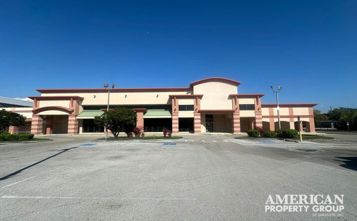 Pictures of Retail property located at 1325 S Tamiami Trl, Sarasota, FL 34239 for lease - image #1