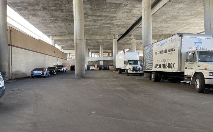Pictures of Land property located at 1816 Oak St, Los Angeles, CA 90015 for lease - image #1
