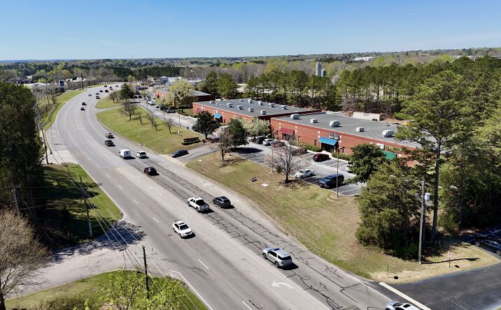 Pictures of Office, Retail, Special Purpose property located at 2515 E Glenn Ave, Auburn, AL 36830 for lease - image #1