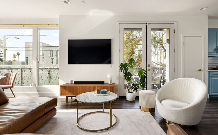 Pictures of Land property located at 6074 W STUDIO CT, LOS ANGELES, CA 90038-2586 for lease - image #1