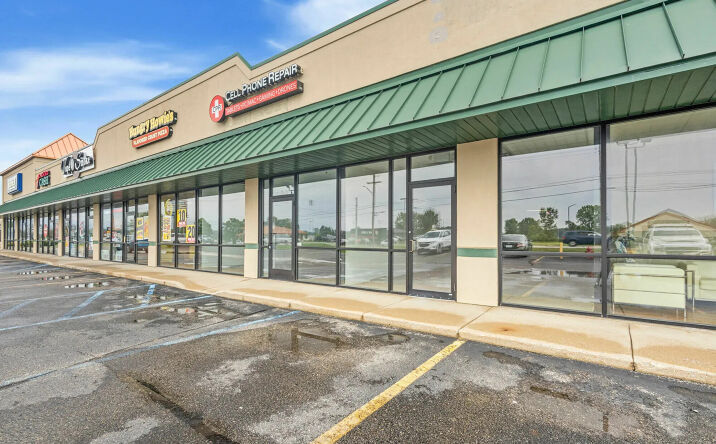 Pictures of Retail property located at 1400 N Wayne St, Angola, IN 46703 for lease - image #1