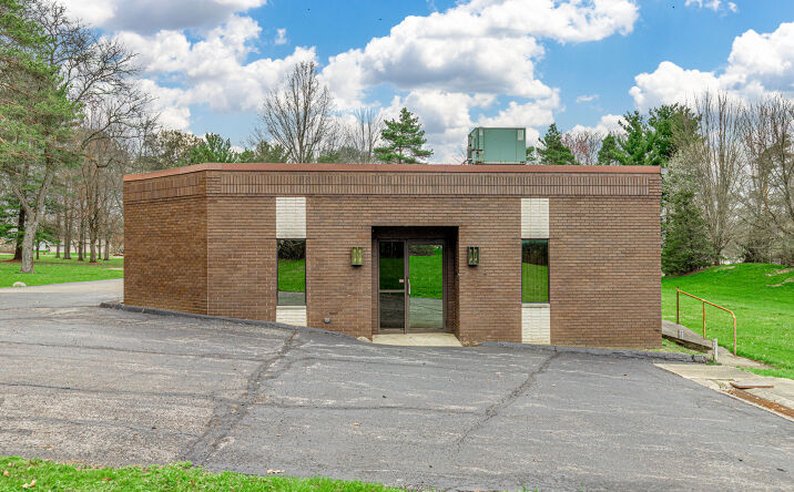 Pictures of Office property located at 324 Ledge Rd, Macedonia, OH 44056 for lease - image #1