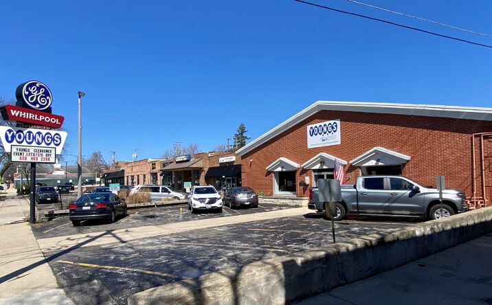 Pictures of Retail property located at 500 Crescent Blvd, Glen Ellyn, IL 60137 for lease - image #1