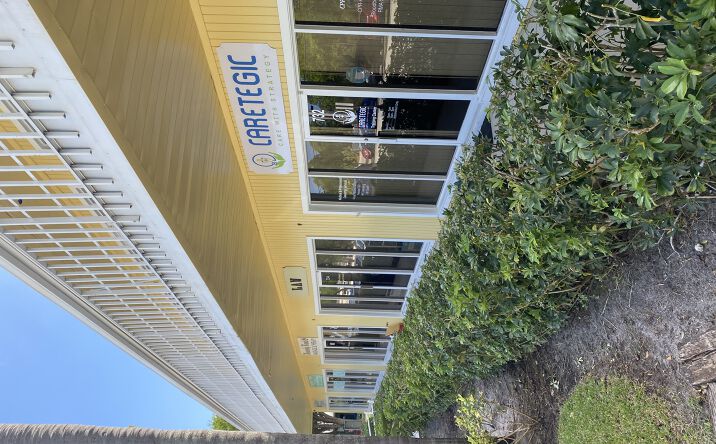 Pictures of Office property located at 734 NE Jensen Beach Blvd, Jensen Beach, FL 34957 for lease - image #1