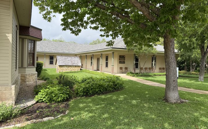 Pictures of Office property located at 400 W Main St, Round Rock, TX 78664 for lease - image #1