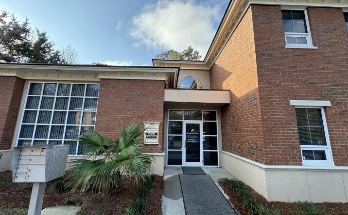 Pictures of Office property located at 1004 Anna Knapp Extension Suite 3, Mount Pleasant, SC 29464 for lease - image #1
