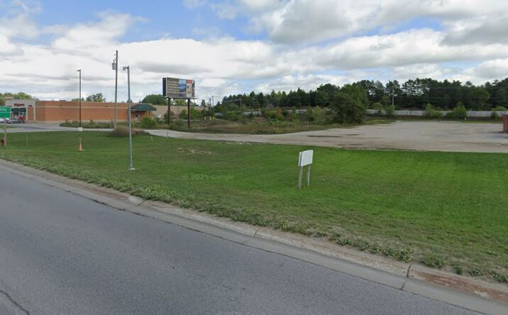 Pictures of Land property located at 1045 M-37, Traverse City, MI 49685 for lease - image #1