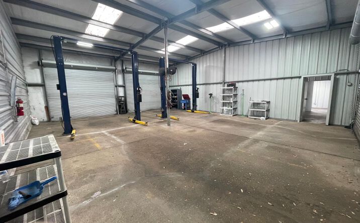Pictures of Industrial property located at 3301 Cypress Creek Pkwy Suite B, Houston, TX 77068 for lease - image #1