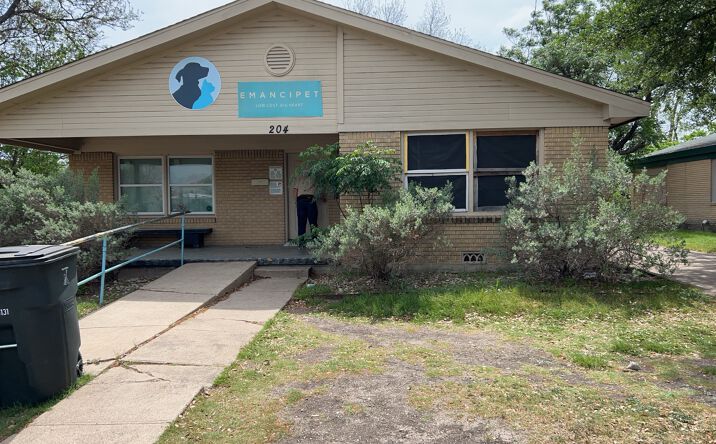 Pictures of Office property located at 204 W Avenue B, Killeen, TX 76541 for lease - image #1