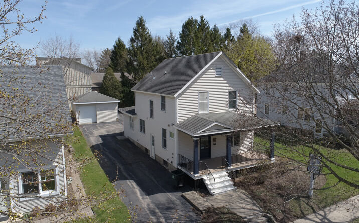 Pictures of Office property located at 121 Harrison St, Barrington, IL 60010 for lease - image #1