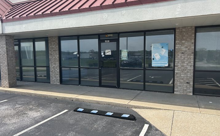 Pictures of Retail property located at 3118 Alvey Park Dr E Unit 2, Owensboro, KY 42303 for lease - image #1