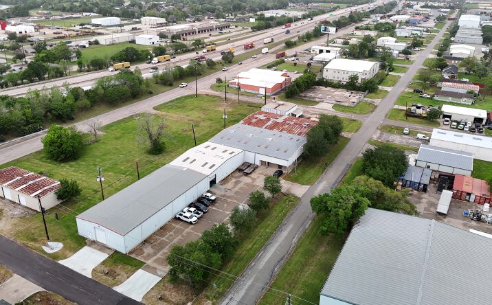 Pictures of Industrial property located at 227 N 8th St, La Porte, TX 77571 for lease - image #1
