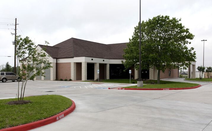 Pictures of Office property located at 2404 Smith Ranch Rd, Pearland, TX 77584 for lease - image #1