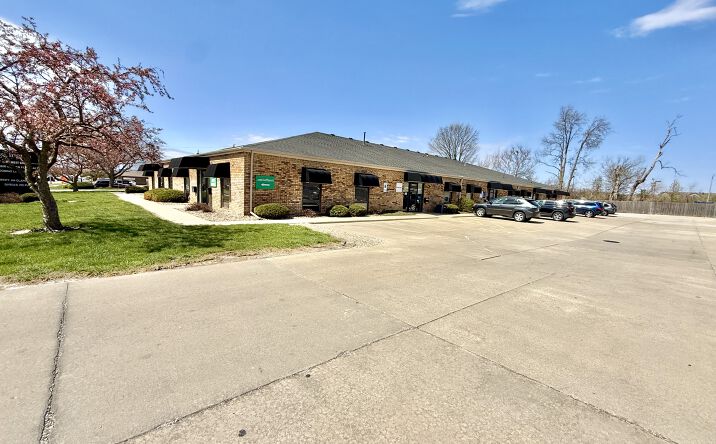 Pictures of Office property located at 2412 E Washington St, Bloomington, IL 61704 for lease - image #1