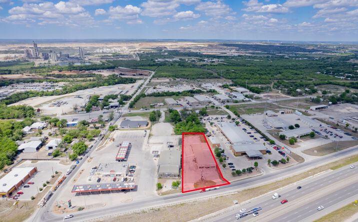 Pictures of Industrial property located at 4312 I 35 N Frontage Rd, New Braunfels, TX 78132 for lease - image #1