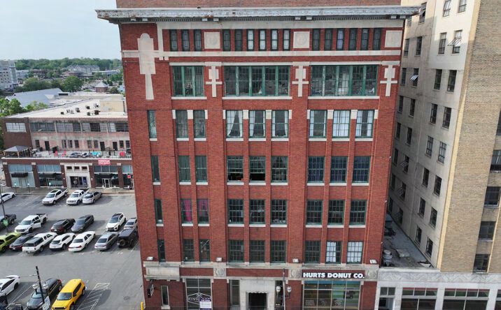 Pictures of Retail, Restaurant property located at 107 E Markham St, Little Rock, AR 72201 for lease - image #1