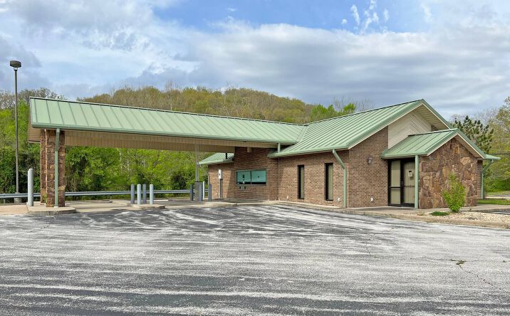 Pictures of Office property located at 30667 MO-413, Galena, MO 65656 for lease - image #1