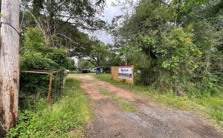 Pictures of Land property located at 14619 Boudreaux Rd, Tomball, TX 77377 for lease - image #1