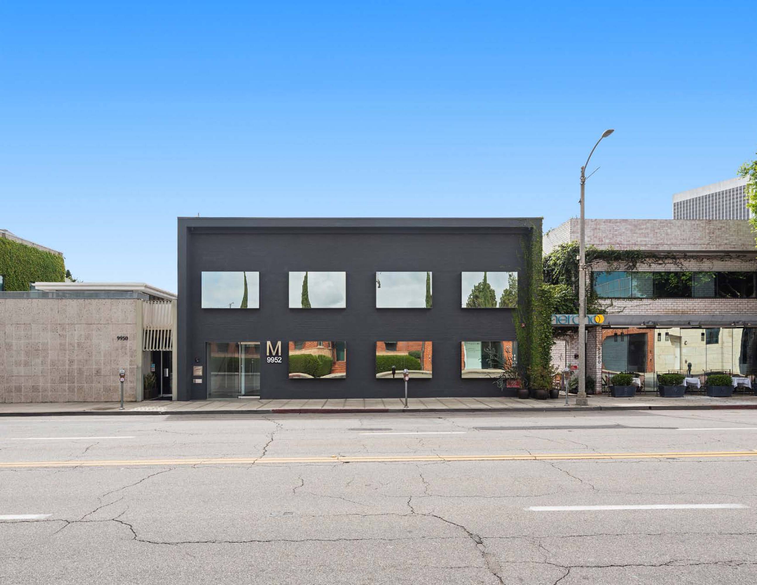9952 S Santa Monica Blvd, Beverly Hills, CA 90212