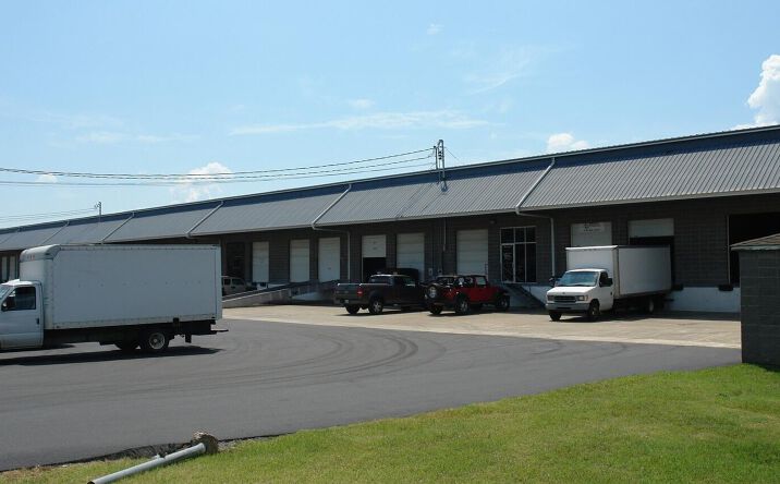 Pictures of Industrial property located at 1046 Avondale Rd, Hendersonville, TN 37075 for lease - image #1