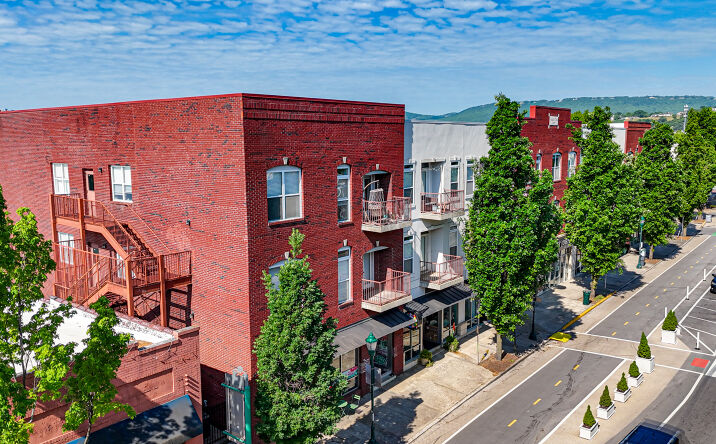Pictures of Retail property located at 330 Frazier Ave, Chattanooga, TN 37405 for lease - image #1