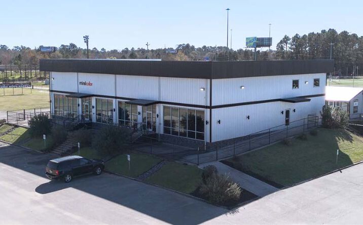 Pictures of Retail, Industrial property located at 15102 I-45, Conroe, TX 77384 for lease - image #1