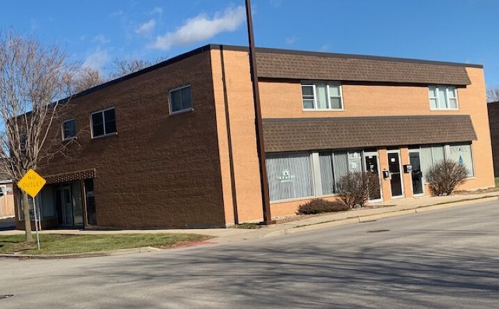 Pictures of Office property located at 734 E St. Charles Road, Lombard, IL 60148 for lease - image #1