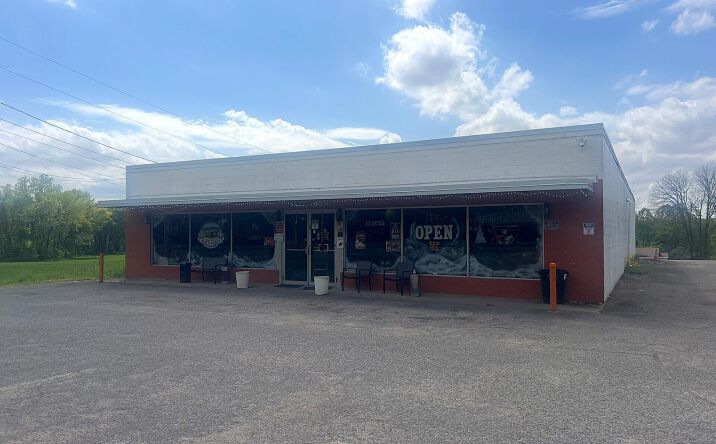 Pictures of Restaurant property located at 4671 U.S. 51, Dyersburg, TN 38024 for lease - image #1