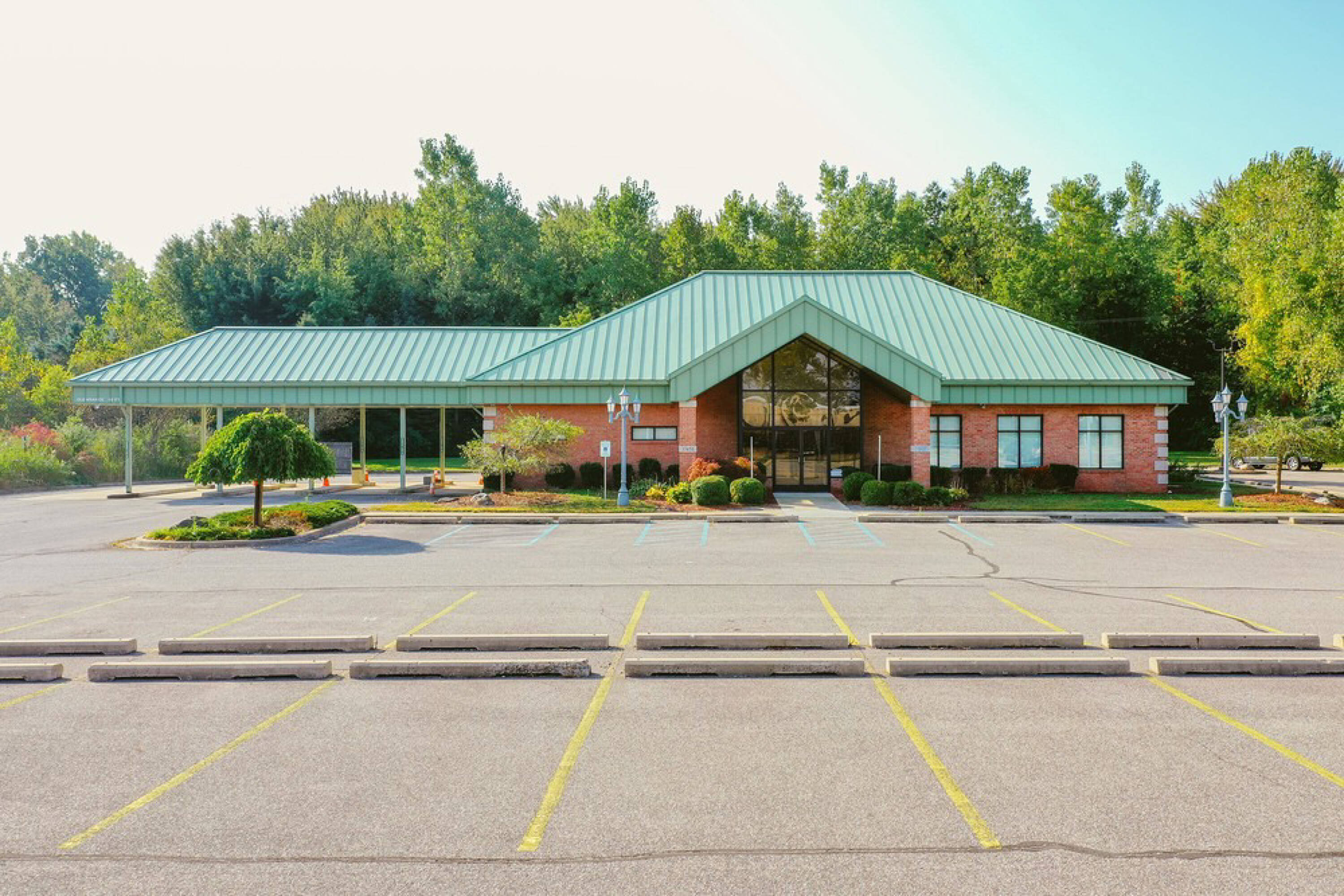 37451 Ecorse Rd, Romulus, MI 48174