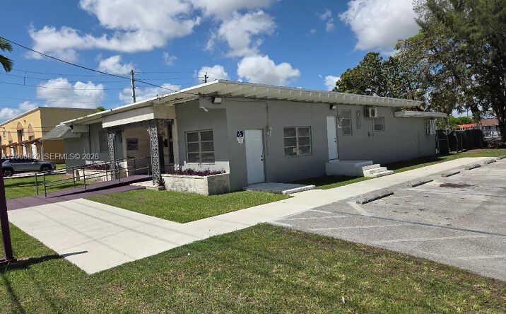 Pictures of Retail, Office property located at 1400 NW 3rd Ave, Florida City, FL 33034 for lease - image #1