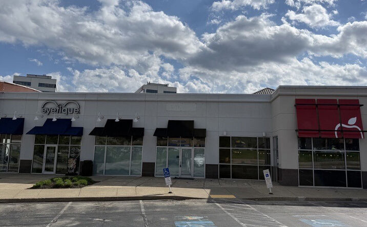 Pictures of Retail property located at 333 Penn Center East, Pittsburgh, PA 15235 for lease - image #1