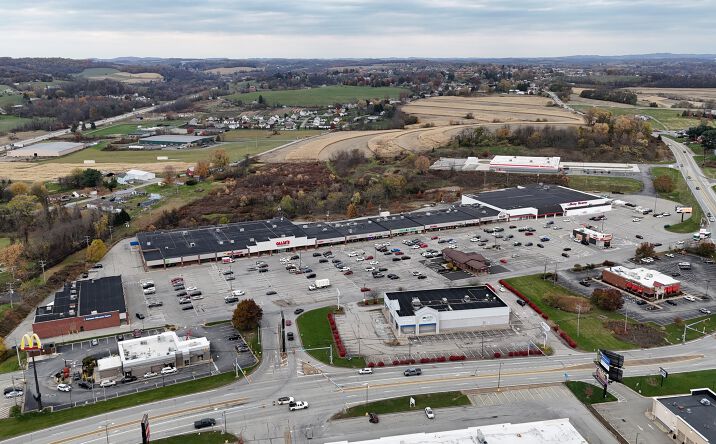 Pictures of Retail property located at 100-396 Countryside Plaza, Mount Pleasant, PA 15666 for lease - image #1