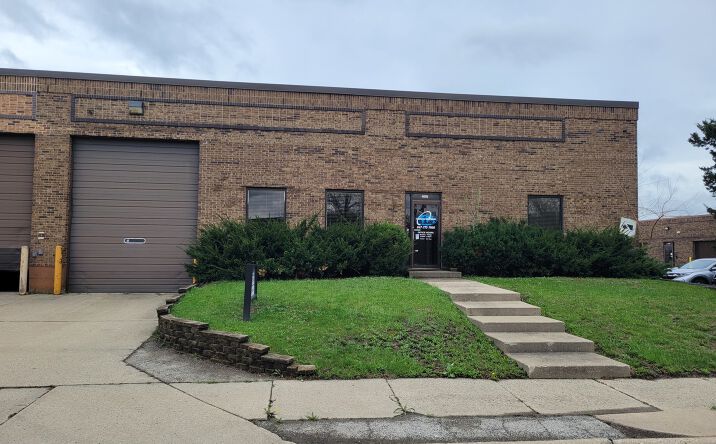 Pictures of Industrial property located at 4175 Grove Avenue, Gurnee, IL 60031 for lease - image #1
