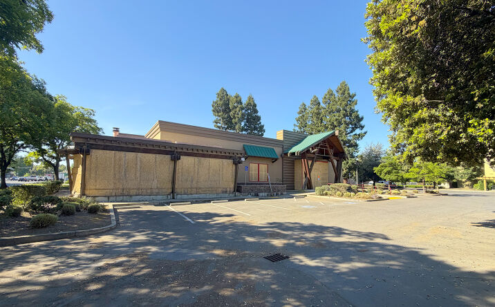Pictures of Restaurant property located at 535 Howe Ave, Sacramento, CA 95825 for lease - image #1